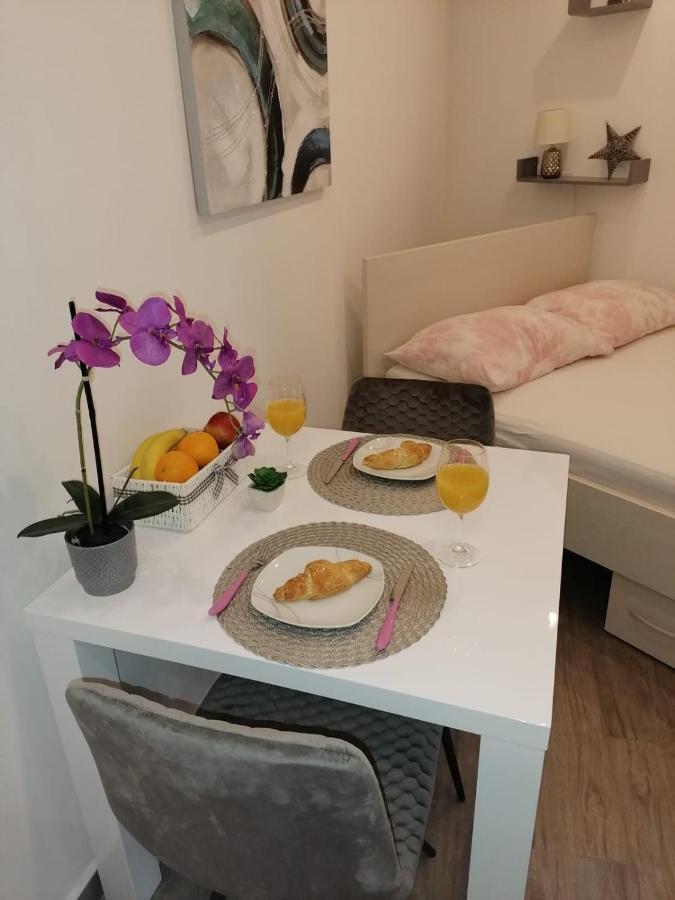 Studio Apartman Megy Apartment Сутиван Екстериор снимка